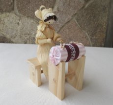 画像1: トウモロコシ人形　ボビンレース　チェコ　手作り　民芸 (1)